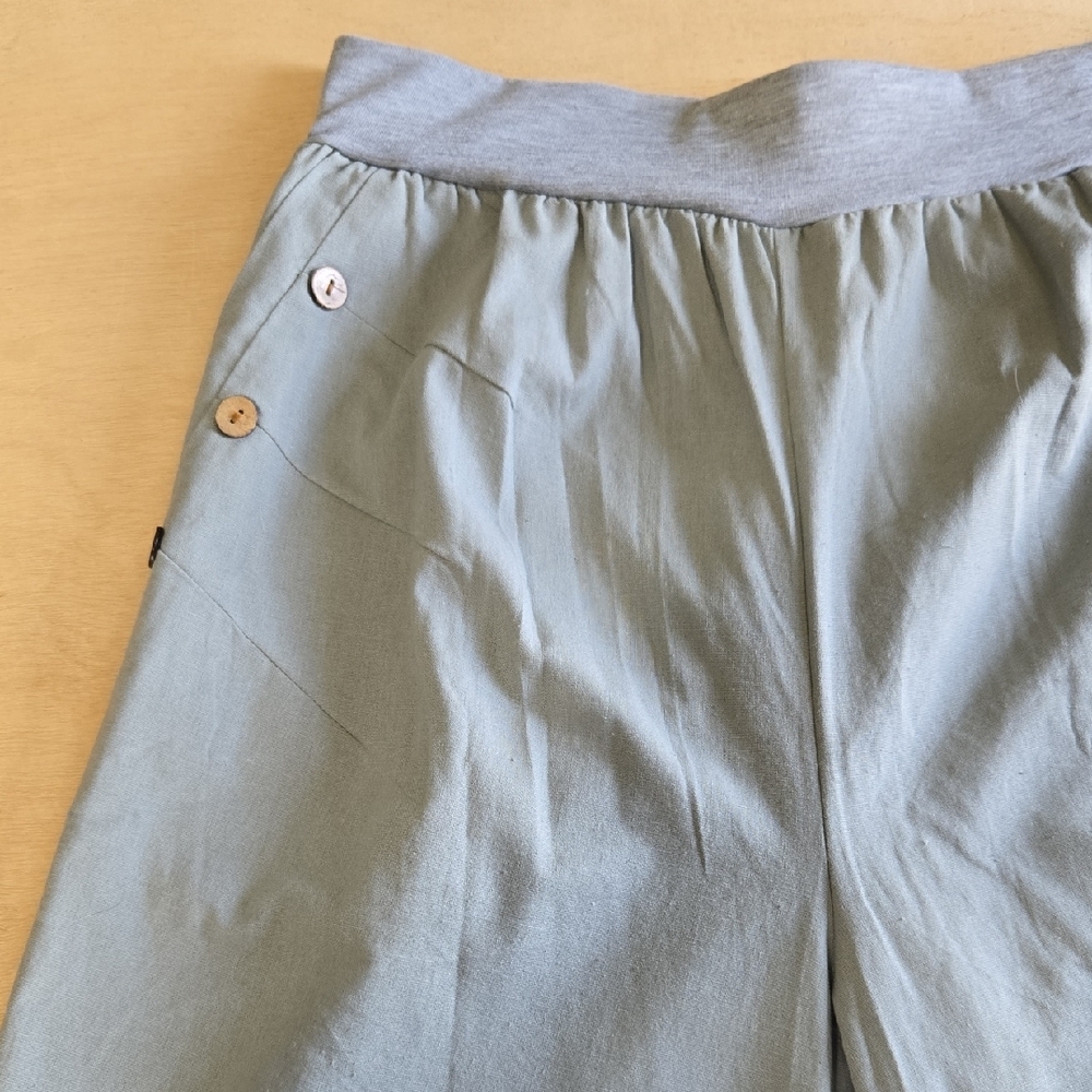 PA17 Capris Pants Light Sage with Button Accents Elastic Waist Pockets Pull On - Picture 5 of 11